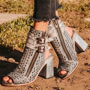 Freebird Theresa leather sandals ice sz 10